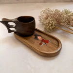 ست سینی و فنجان چوبی دست‌ ساز نقش دختر و قهوه