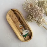 سینی سرو چوبی نقاشی‌ دست نقش پرنده کلاه‌ خواب با جای لیوان