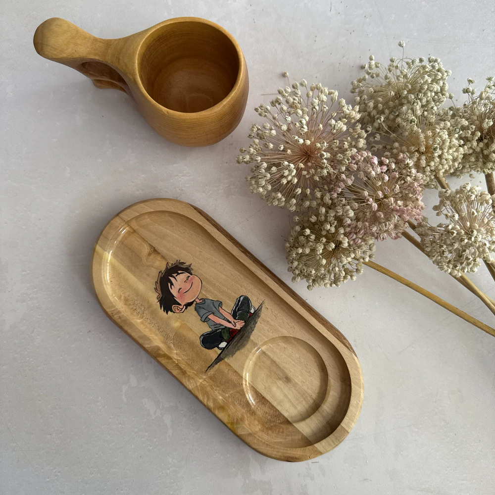 Wooden Serving Tray boy_3 ست سینی و لیوان چوبی نقاشی دست طرح پسربچه