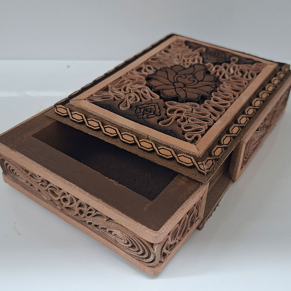 نمونه کار معرق چرم جا پاسوری